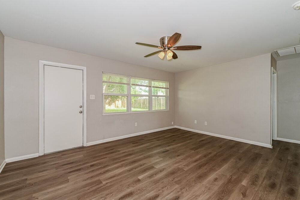 4346 Tufts Ave - Photo 4 of 16