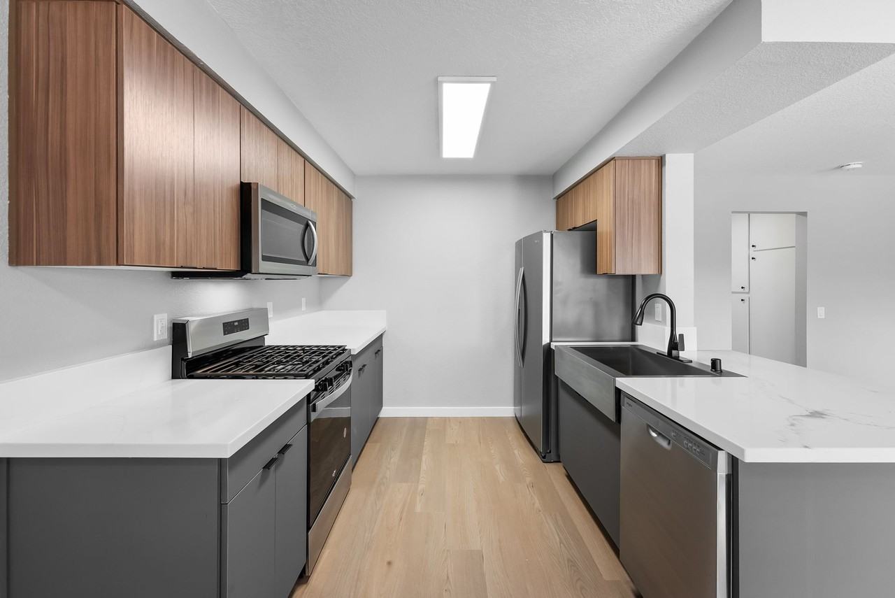 The 5800 Apartment Homes - Photo 4 of 48