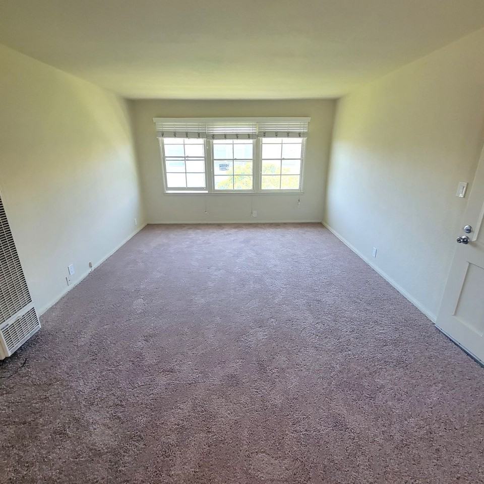 Le Park Apartments - Photo 4 of 41