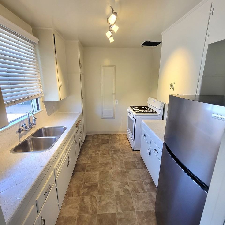 Le Park Apartments - Photo 6 of 41