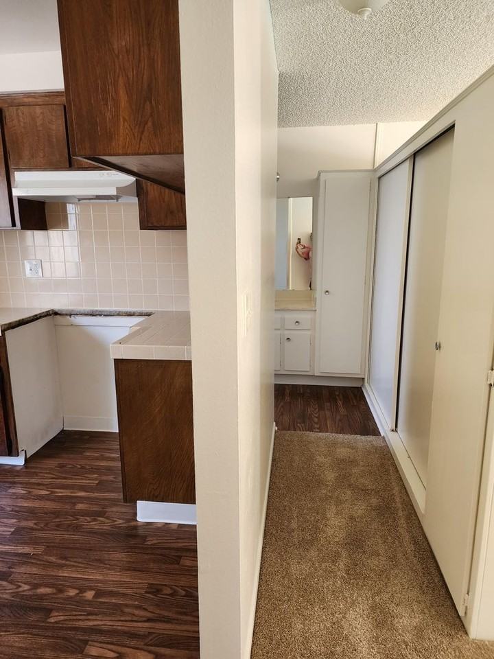 Portofino Apartments - Photo 5 of 26