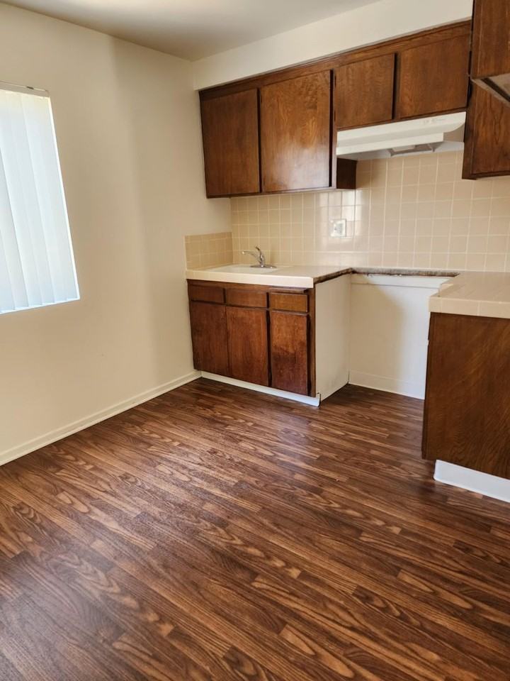 Portofino Apartments - Photo 6 of 26