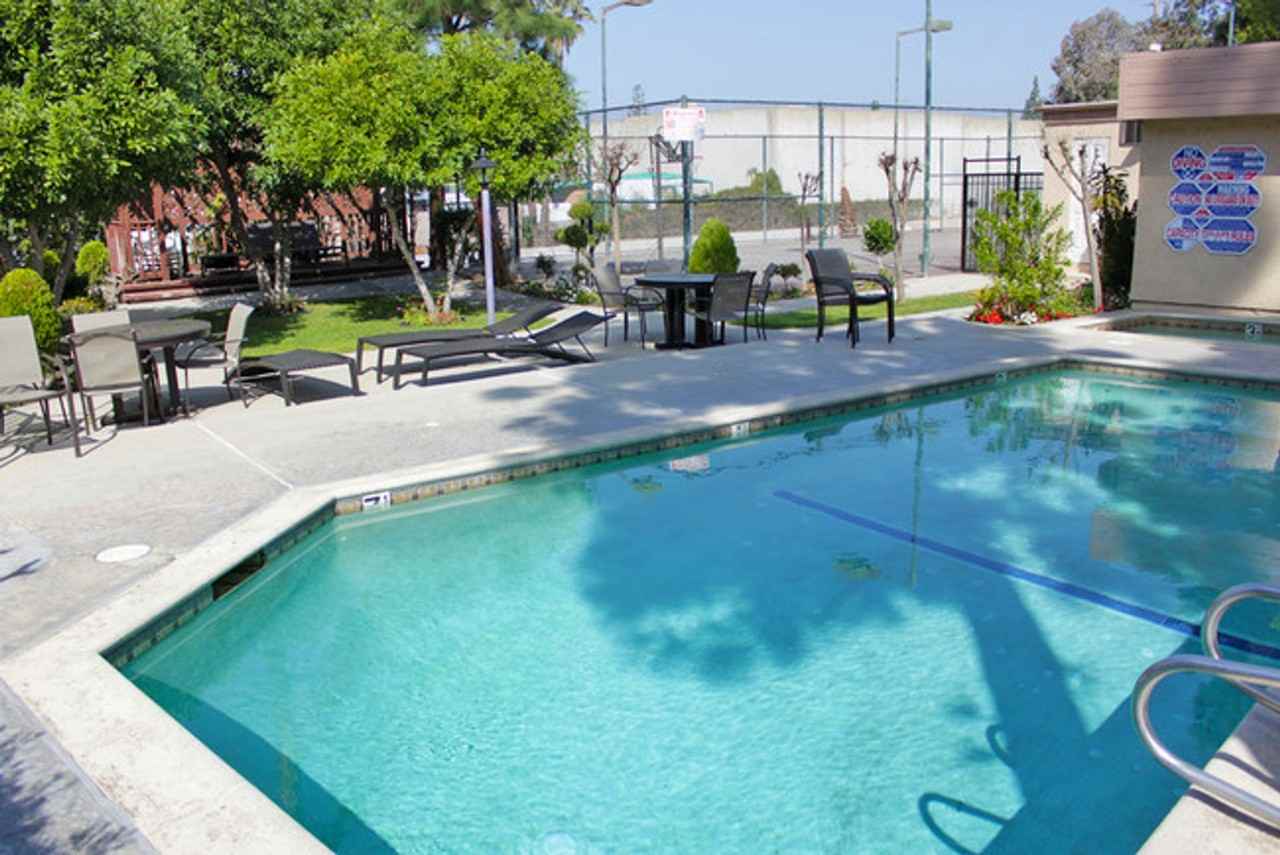 Gresham Townhomes - Photo 3 of 6