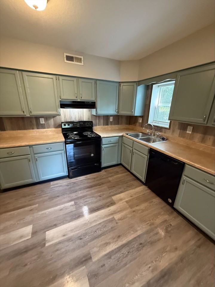 4121 Whistlers Way - Photo 4 of 32