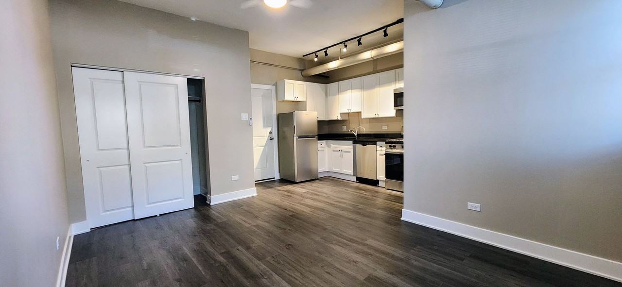 4764 N Virginia Ave #A - Photo 2 of 7