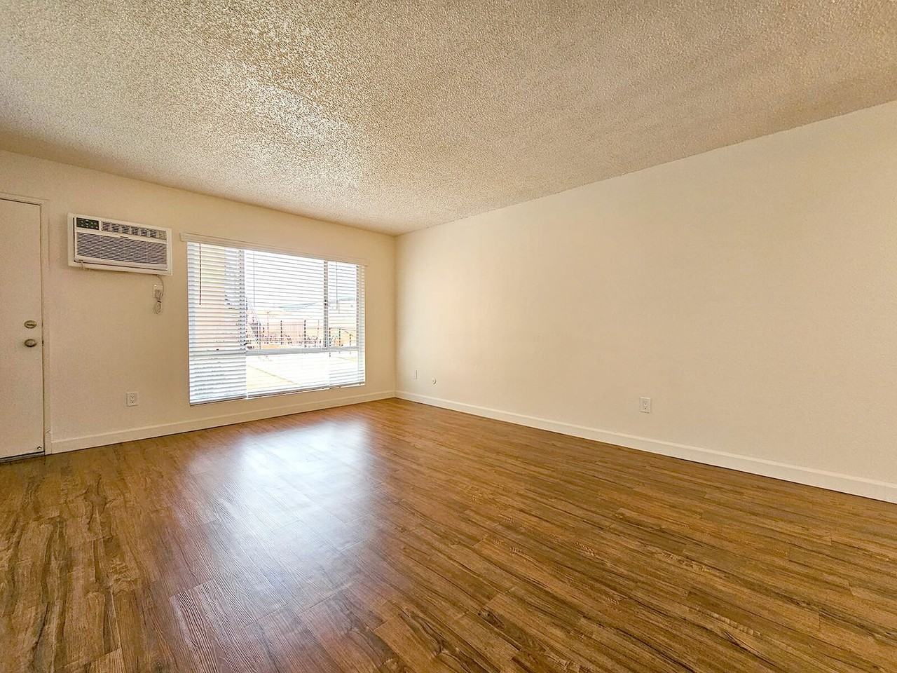 Vista Bella Apartment Homes - Photo 3 of 25