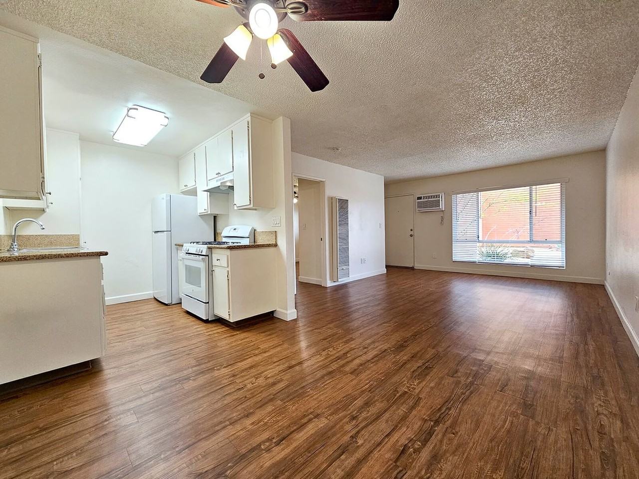 Vista Bella Apartment Homes - Photo 4 of 25