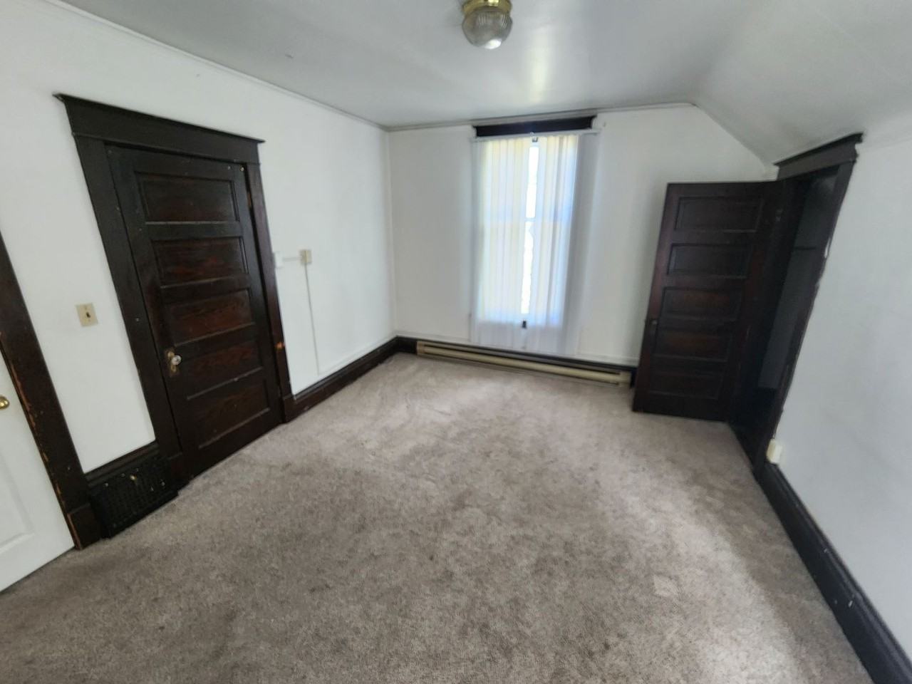 455 NE Campus Street - Photo 6 of 26