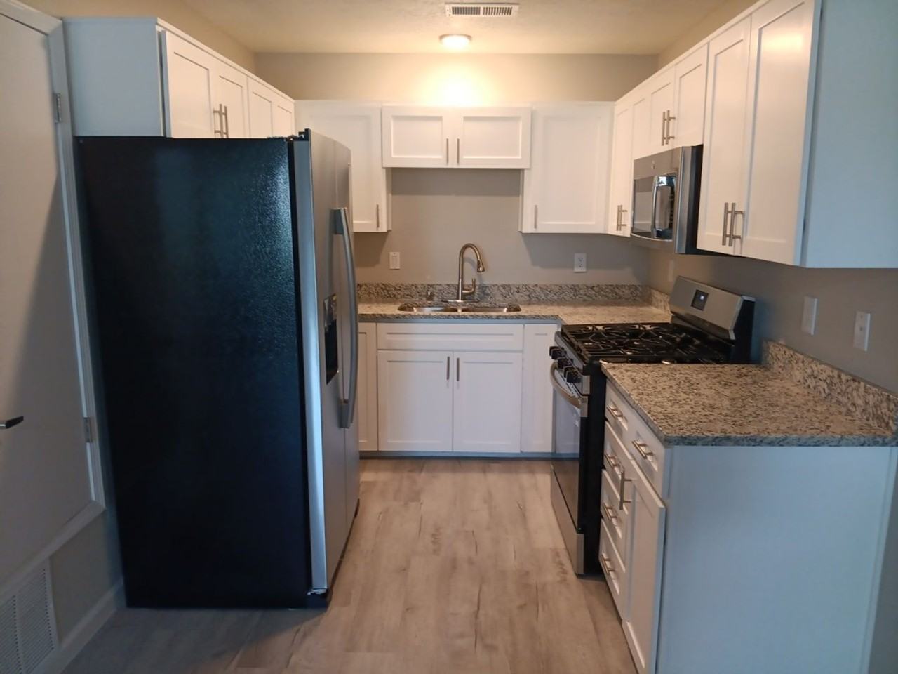 1201 South Main St - Photo 3 of 25