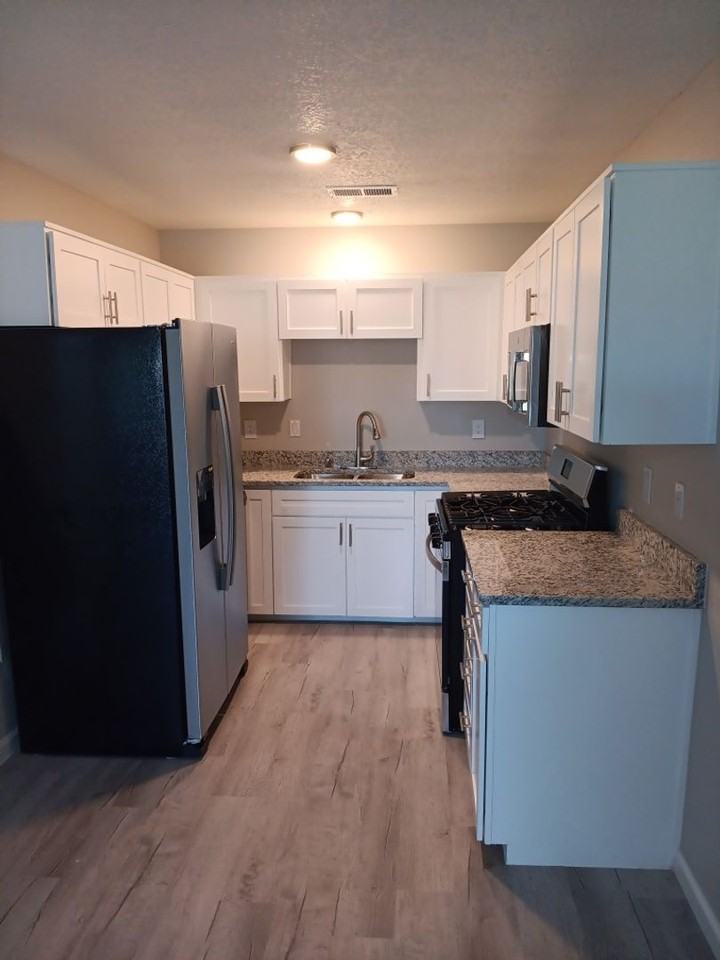 1201 South Main St - Photo 4 of 25