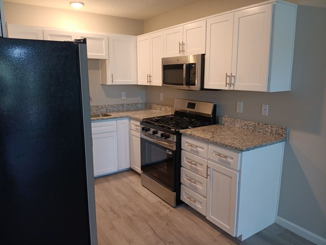 1201 South Main St - Photo 5 of 25