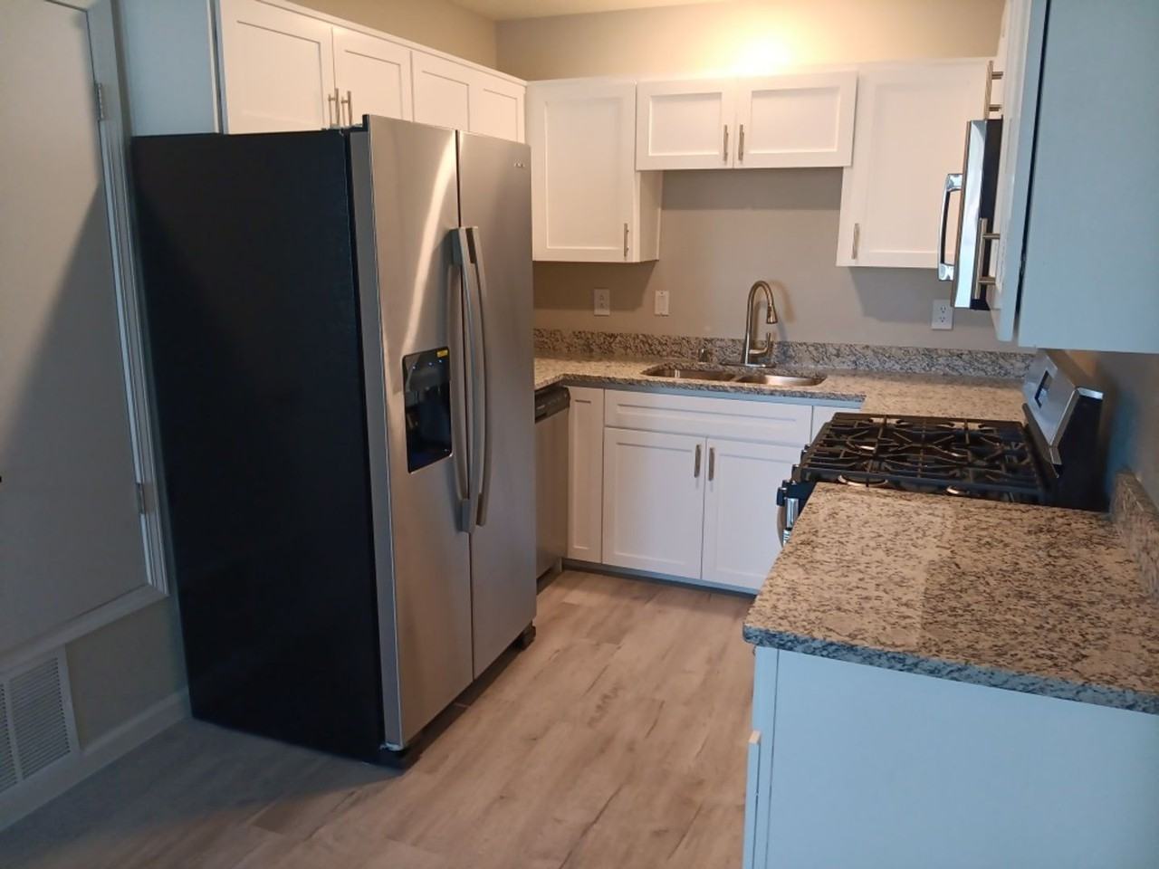 1201 South Main St - Photo 6 of 25