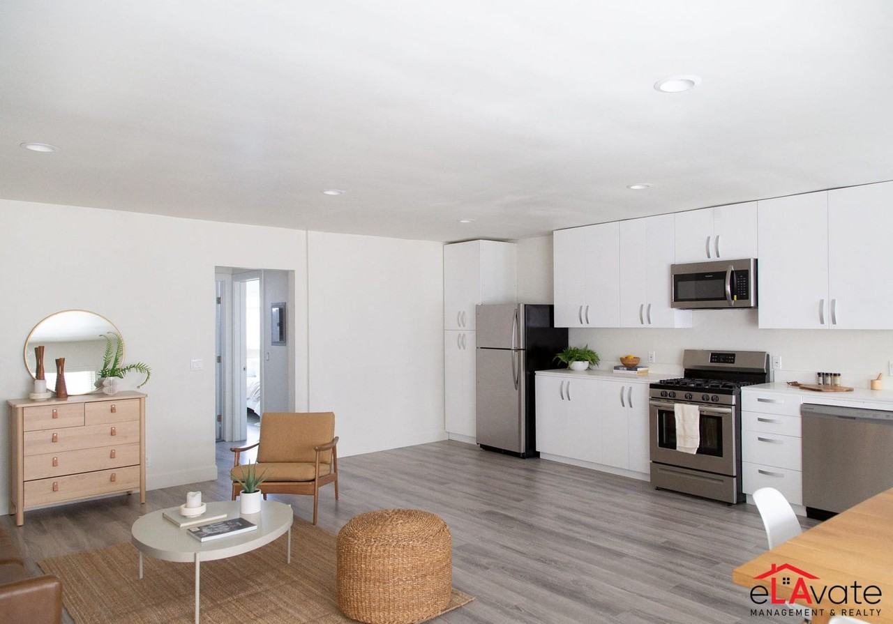 7006 Lanewood Ave. - Photo 3 of 23