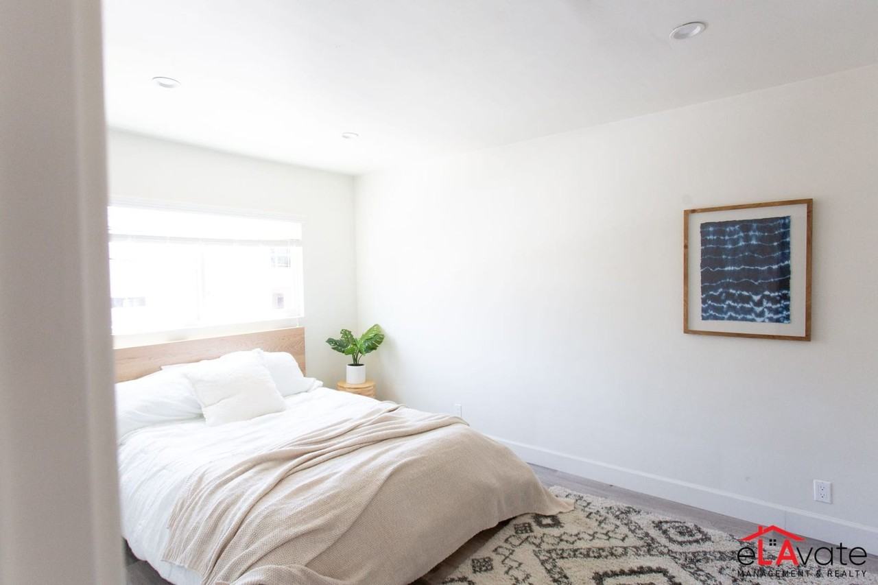 7006 Lanewood Ave. - Photo 6 of 23