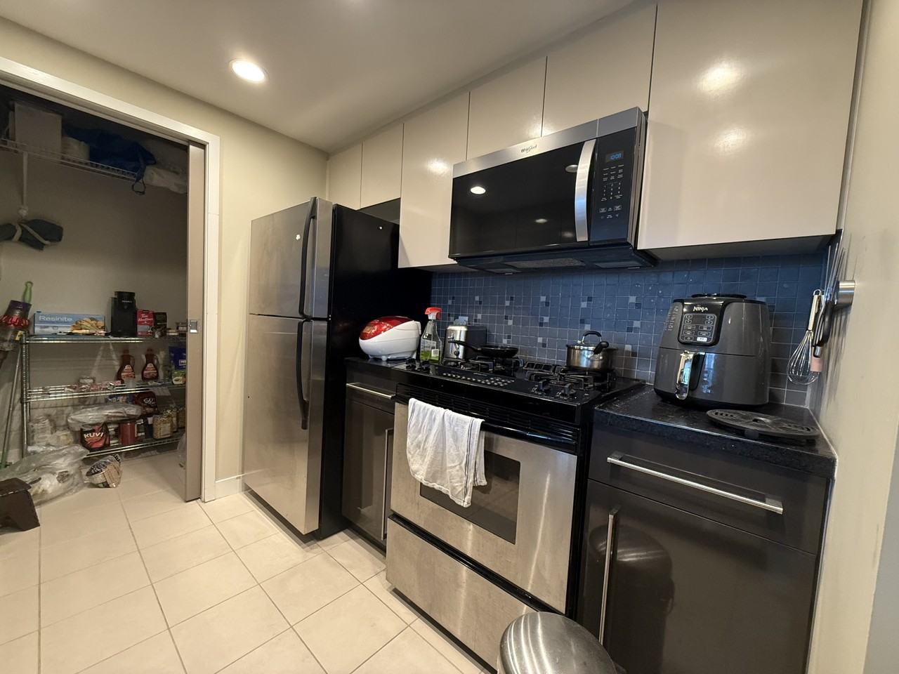 1408 Strathmore Mews #4006 - Photo 5 of 11