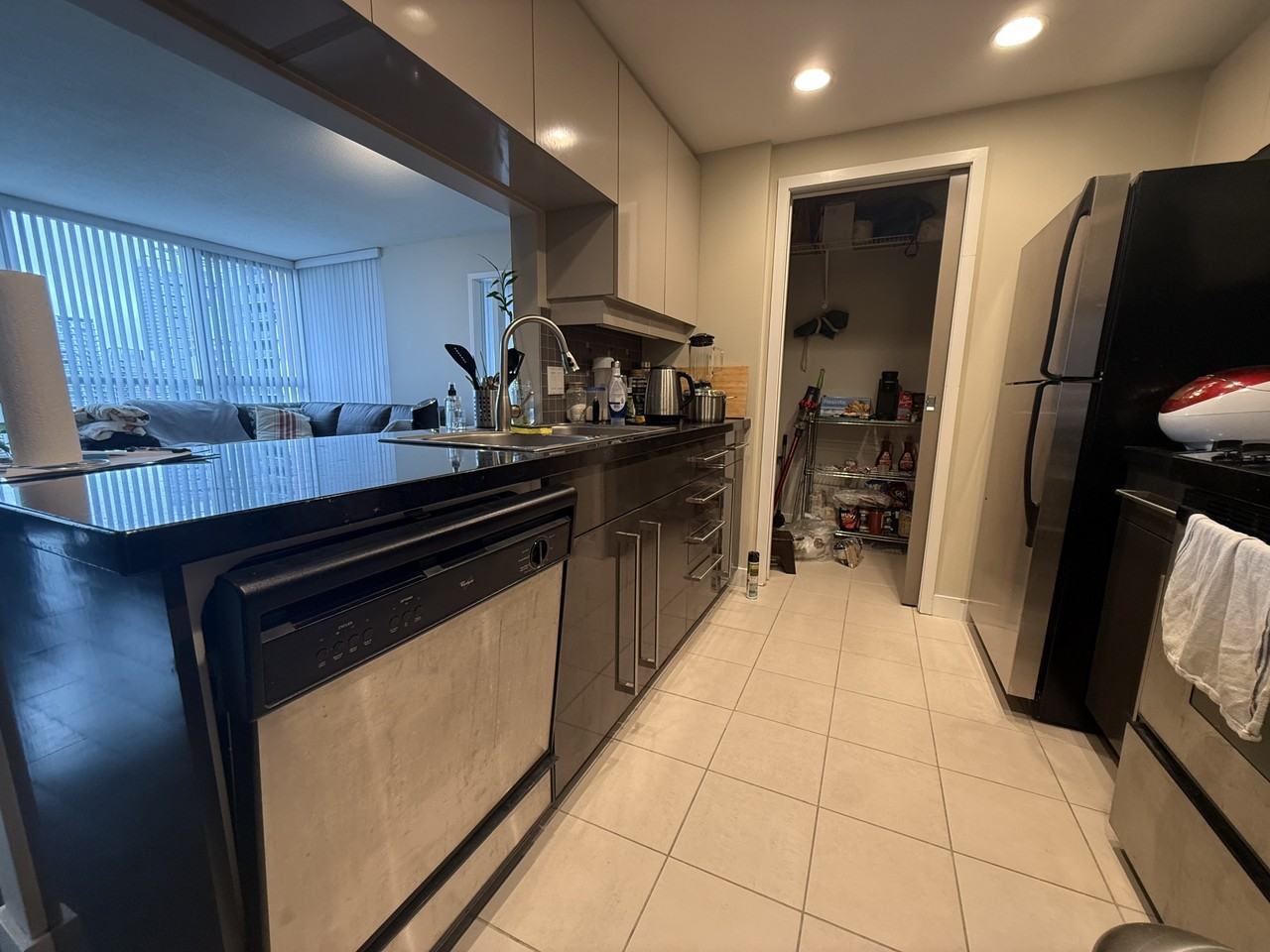 1408 Strathmore Mews #4006 - Photo 6 of 11