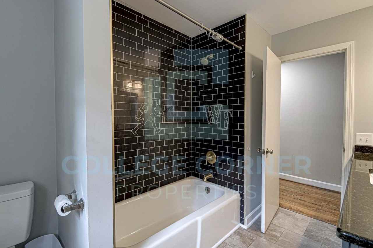 810 Polo Rd - Photo 7 of 26