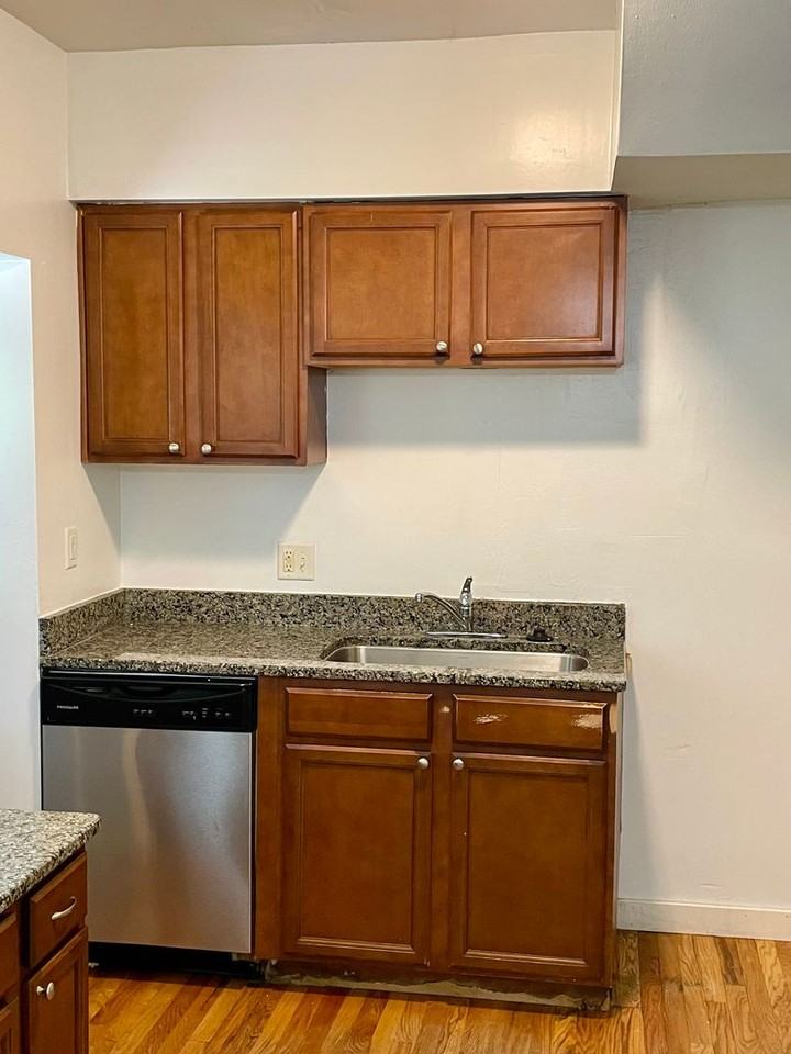 3304 Poppleton Ave - Photo 3 of 17