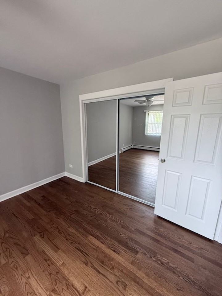 2349-59 W. Jarvis/7335-37 N. Western - Photo 5 of 10