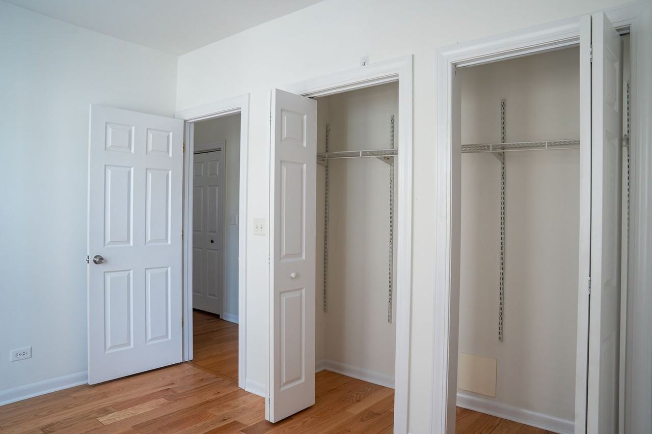 2504 W Catalpa Ave #2 - Photo 6 of 14