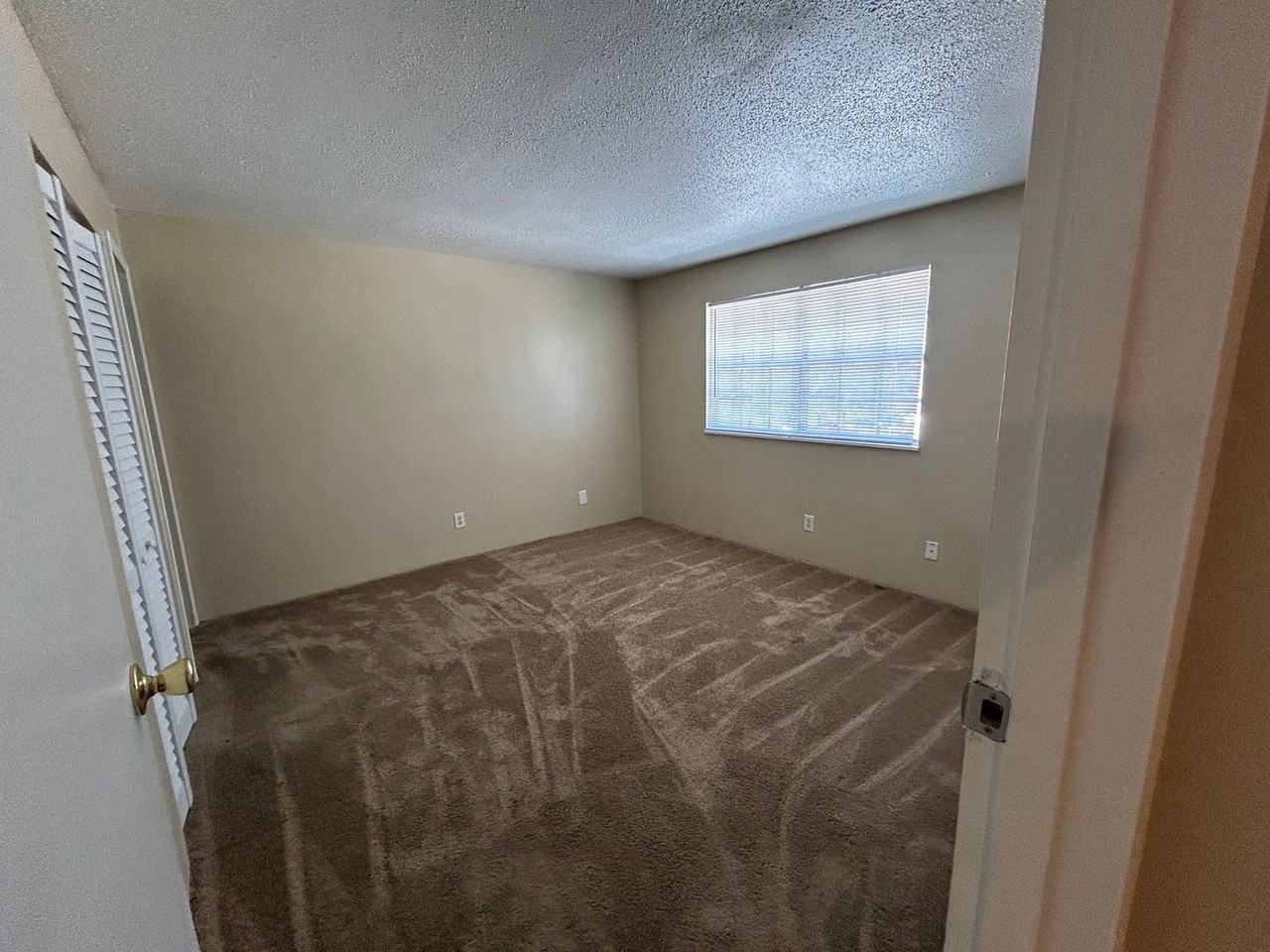 The New Meridian Apartments - Photo 4 of 8