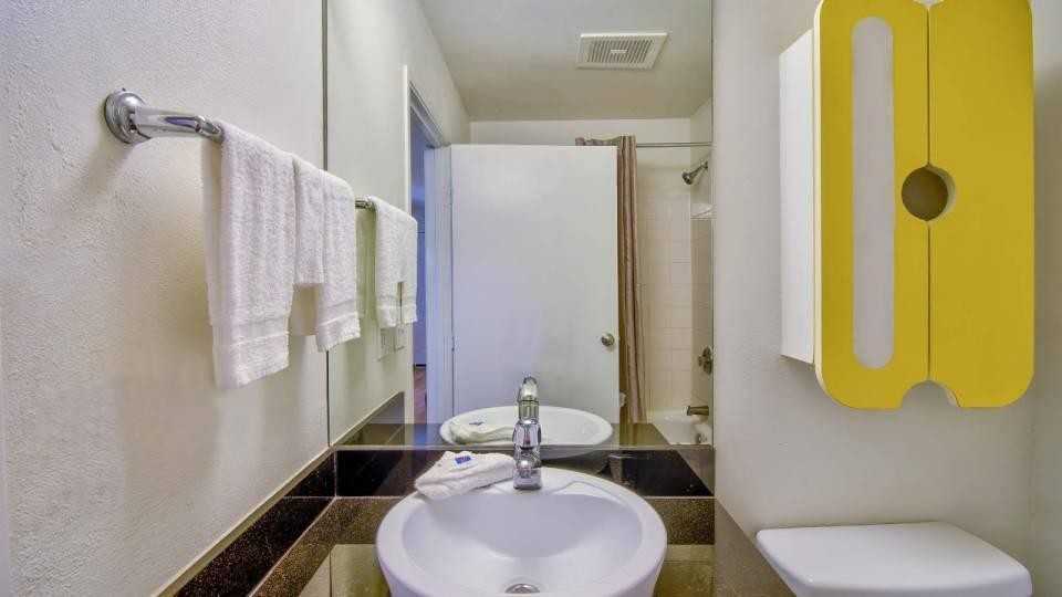 18405 North 27th Avenue - Photo 7 of 13