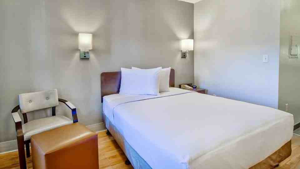 18405 North 27th Avenue - Photo 3 of 13