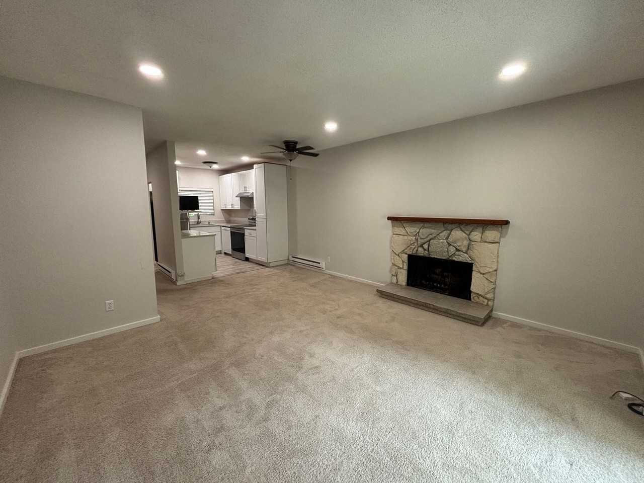 14517 Northeast 40th Street - Photo 4 of 9