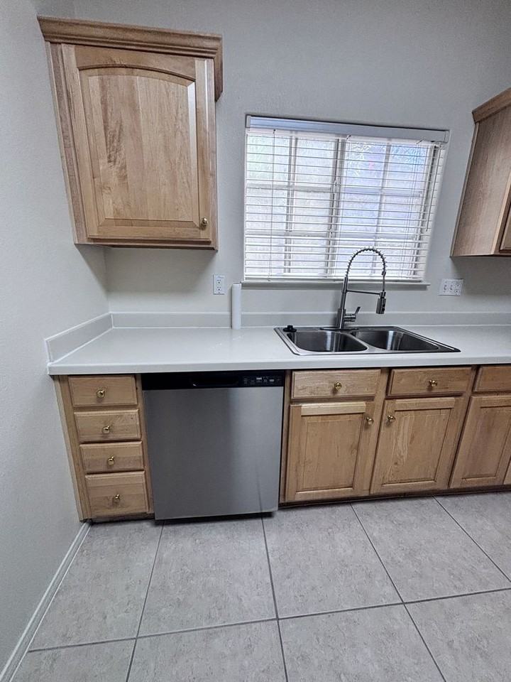 5117 Elm Grove Dr - Photo 7 of 22