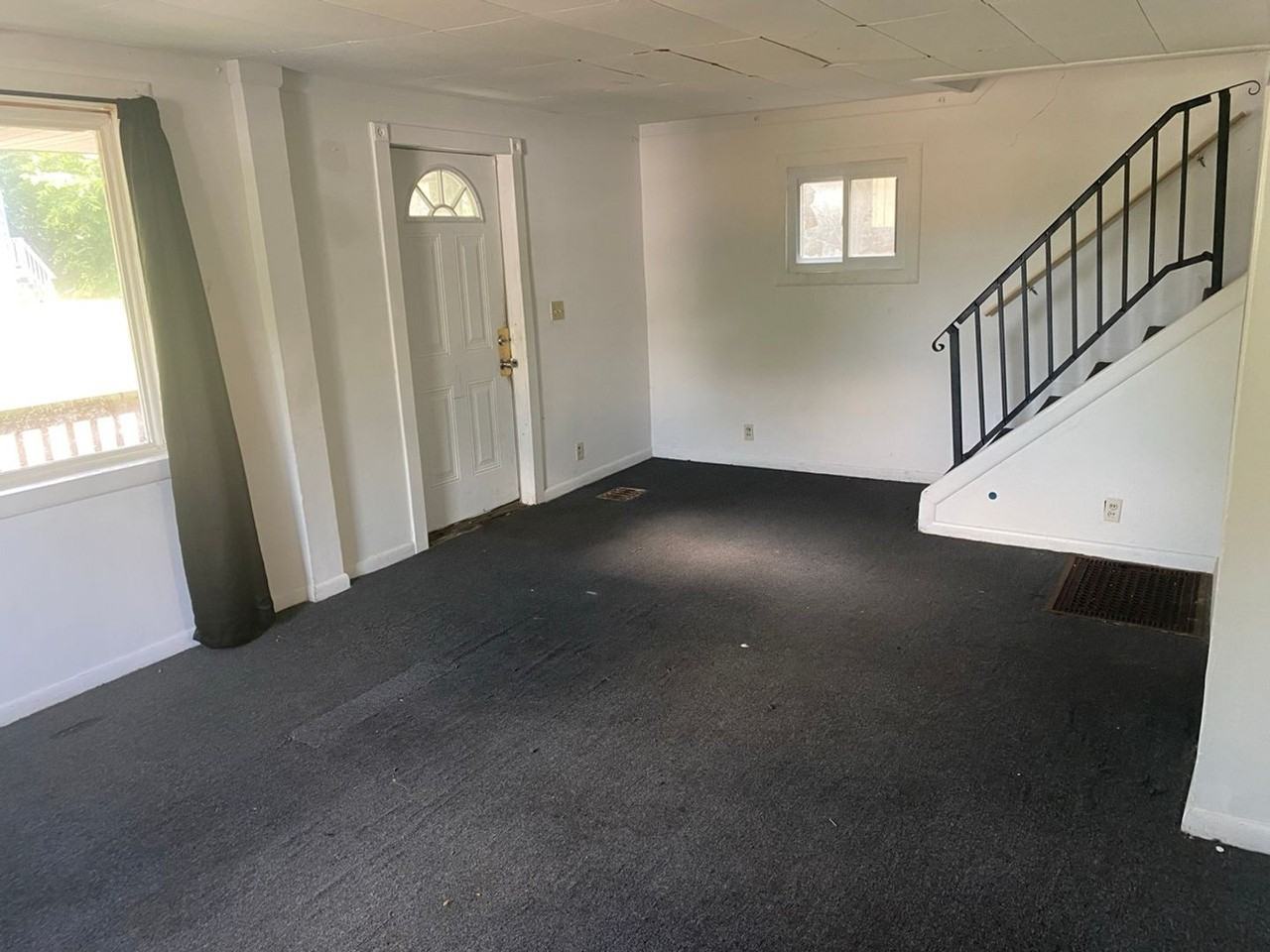 393 E Thornton St - Photo 4 of 15