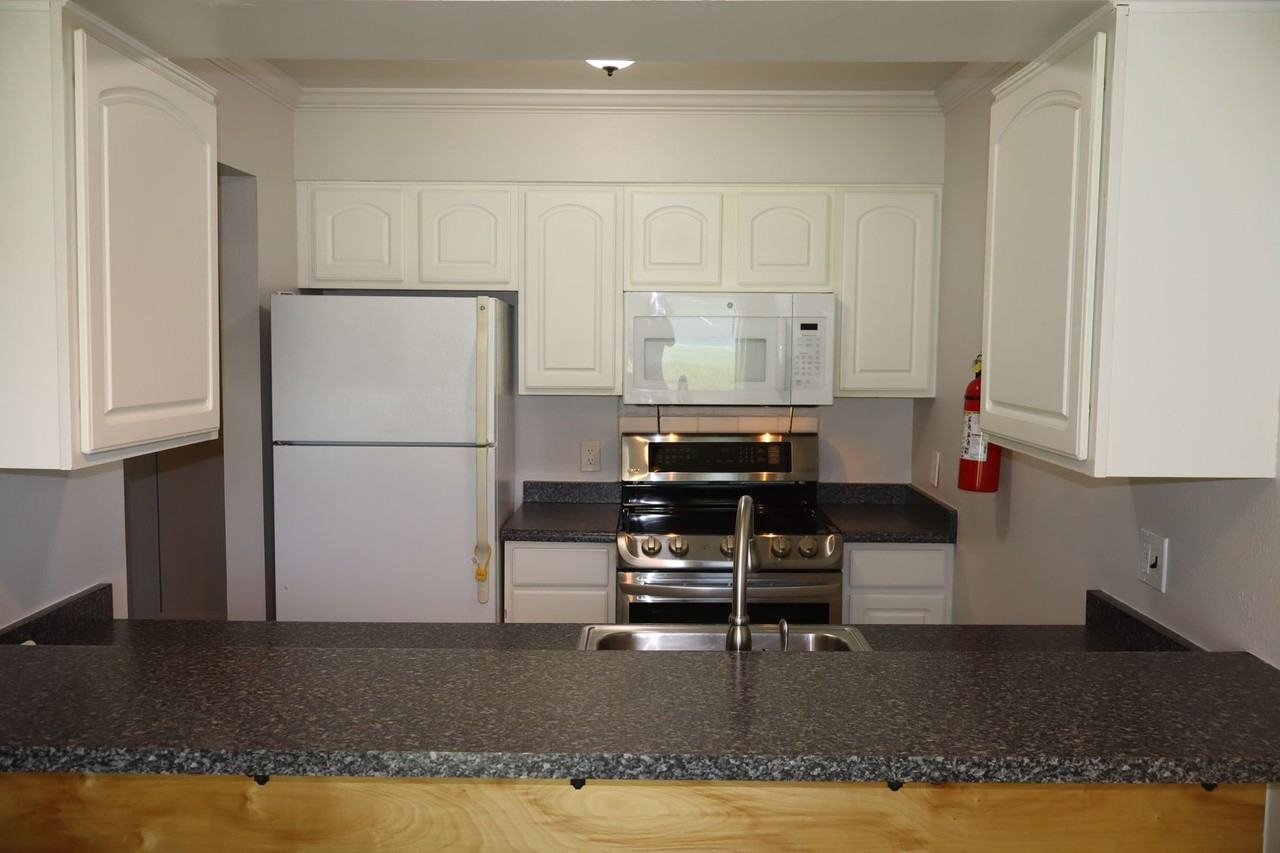 3400 Stanford Rd - Photo 6 of 12