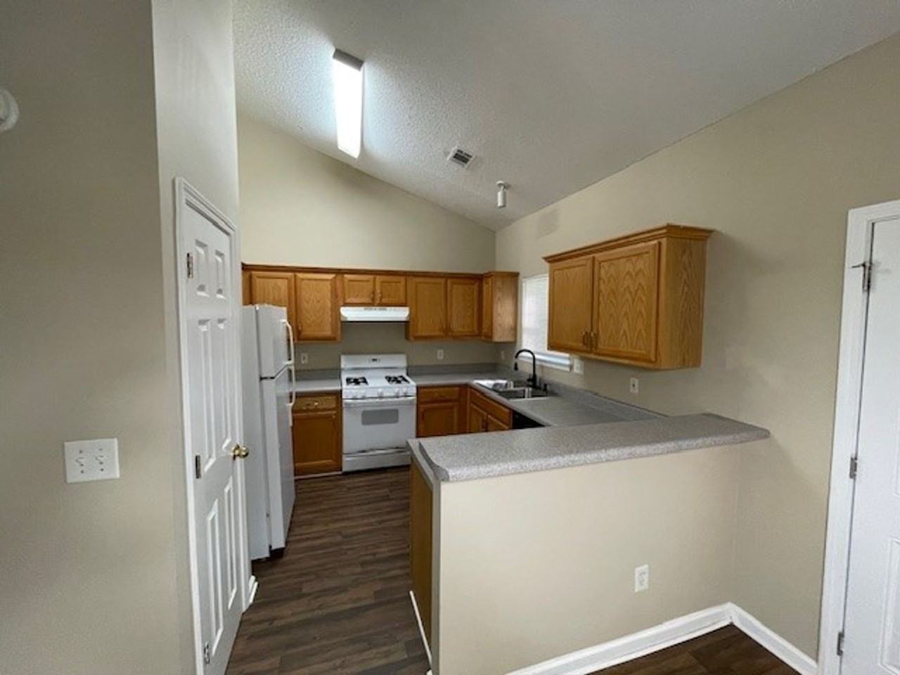 10564 Village Lndg - Photo 3 of 22