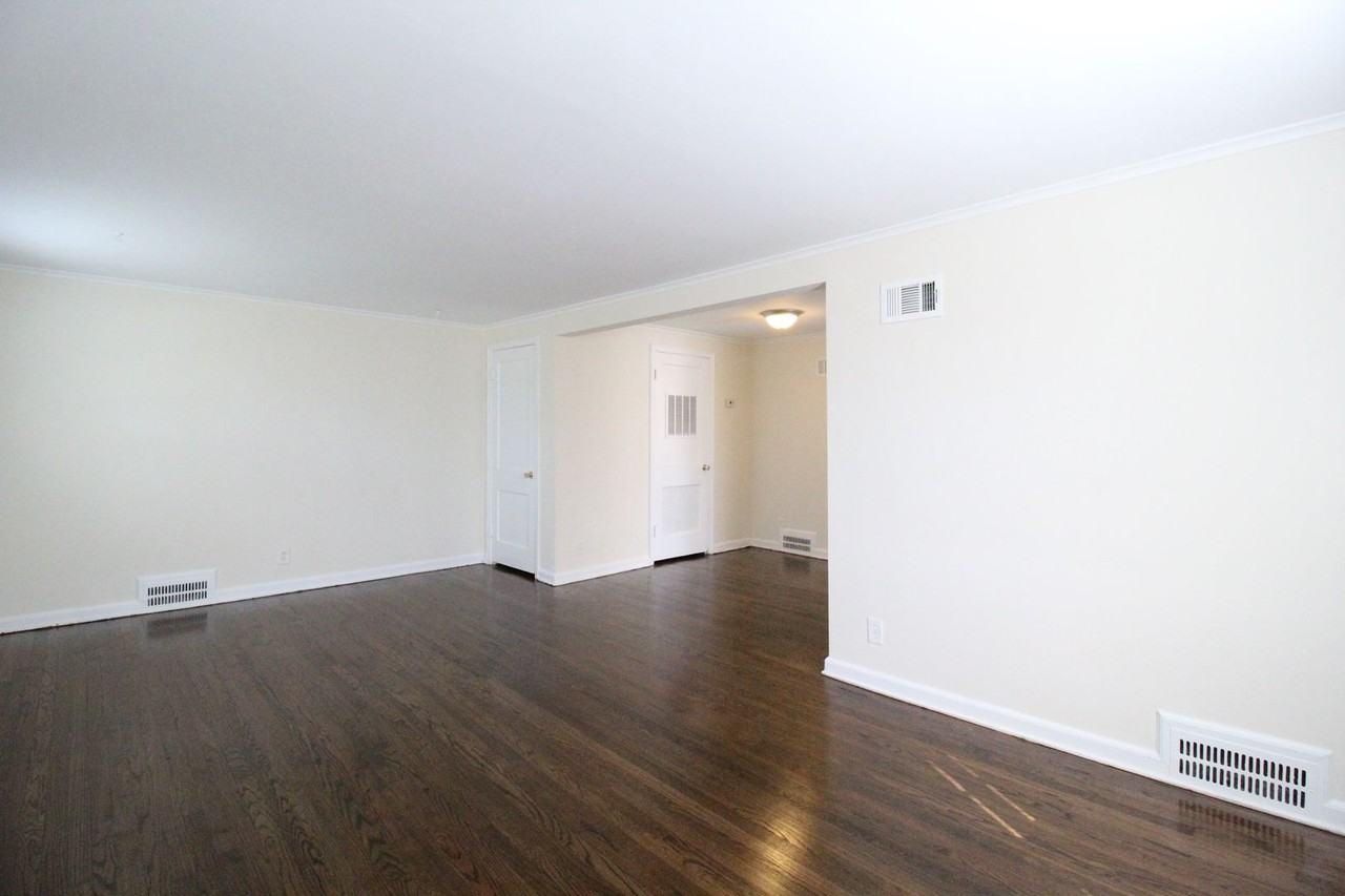 310 E 27th Ave - Photo 2 of 8