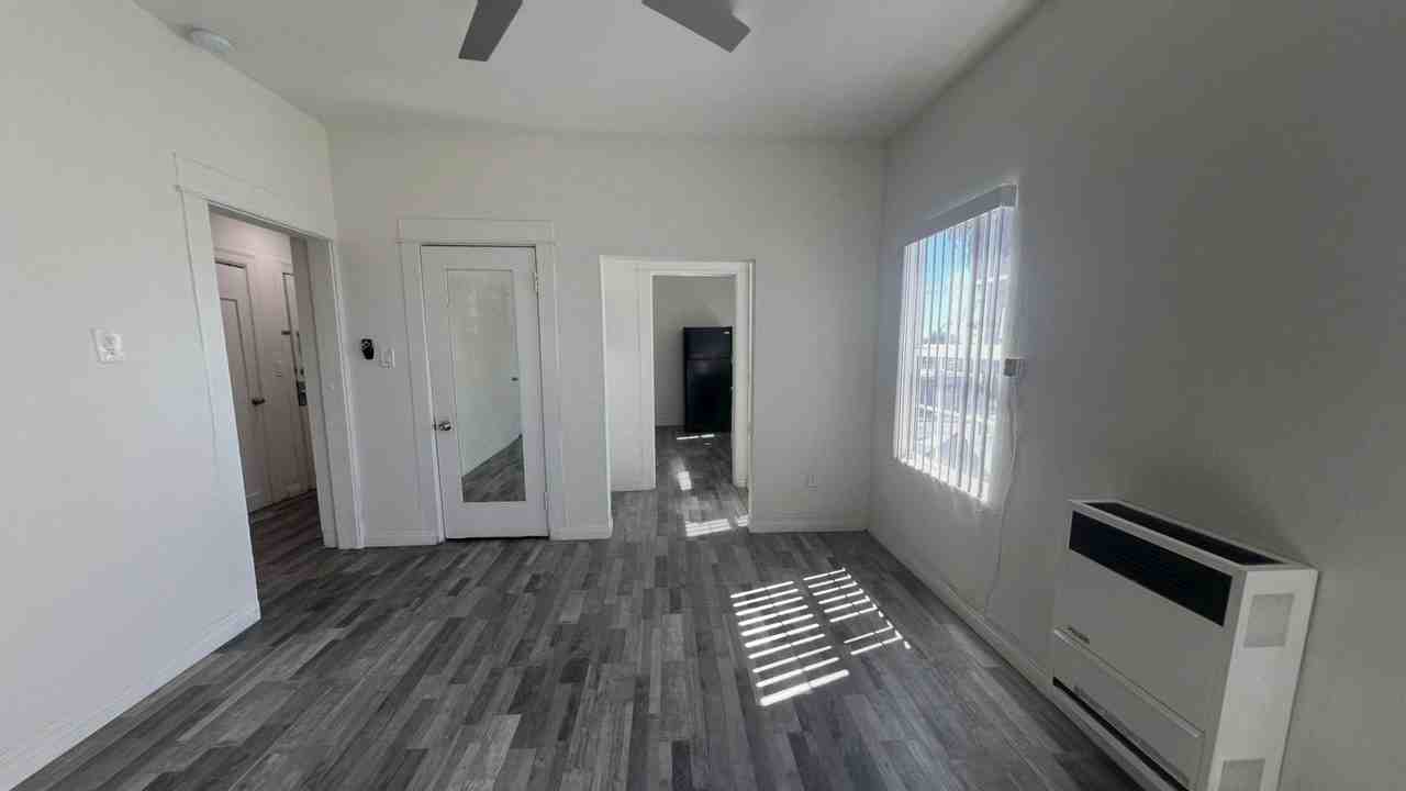 405 Soto. - Photo 4 of 10