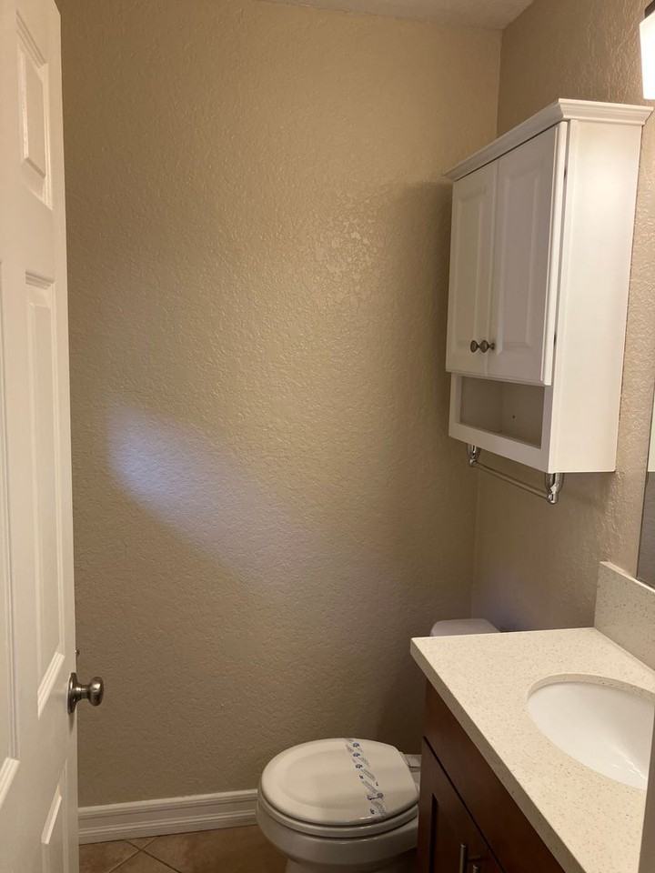 Great location, & 2 weeks free !!! - Photo 7 of 26