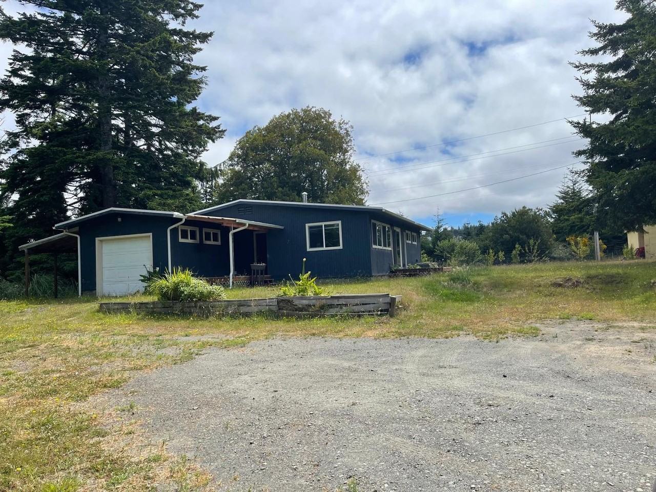 669 S Main St - Photo 2 of 22