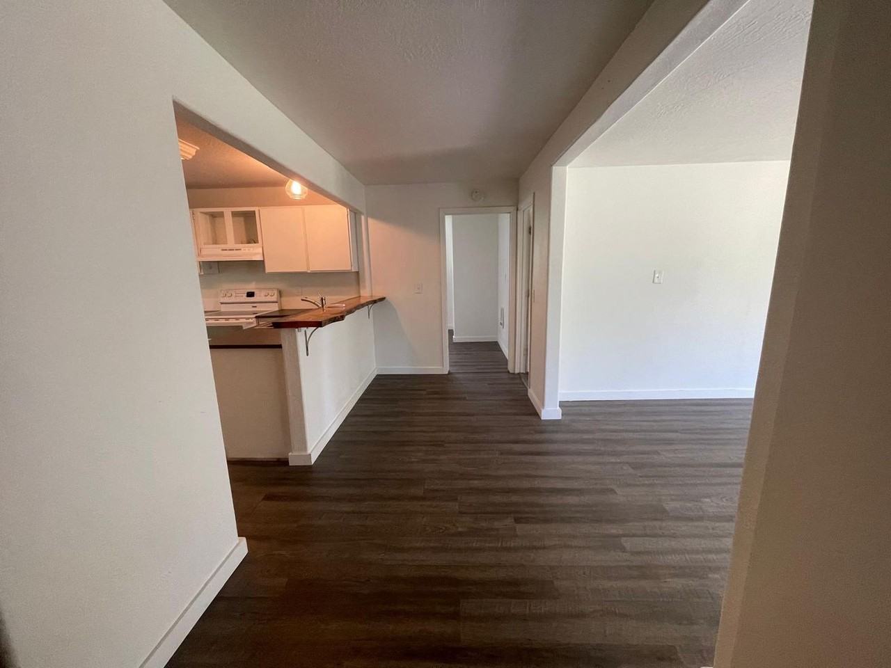 669 S Main St - Photo 7 of 22