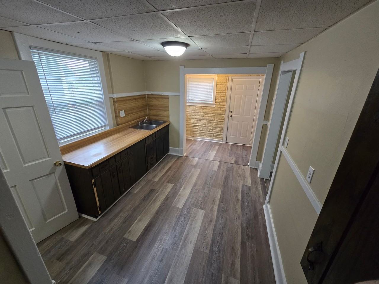 315 Stanley Ct - Photo 6 of 11