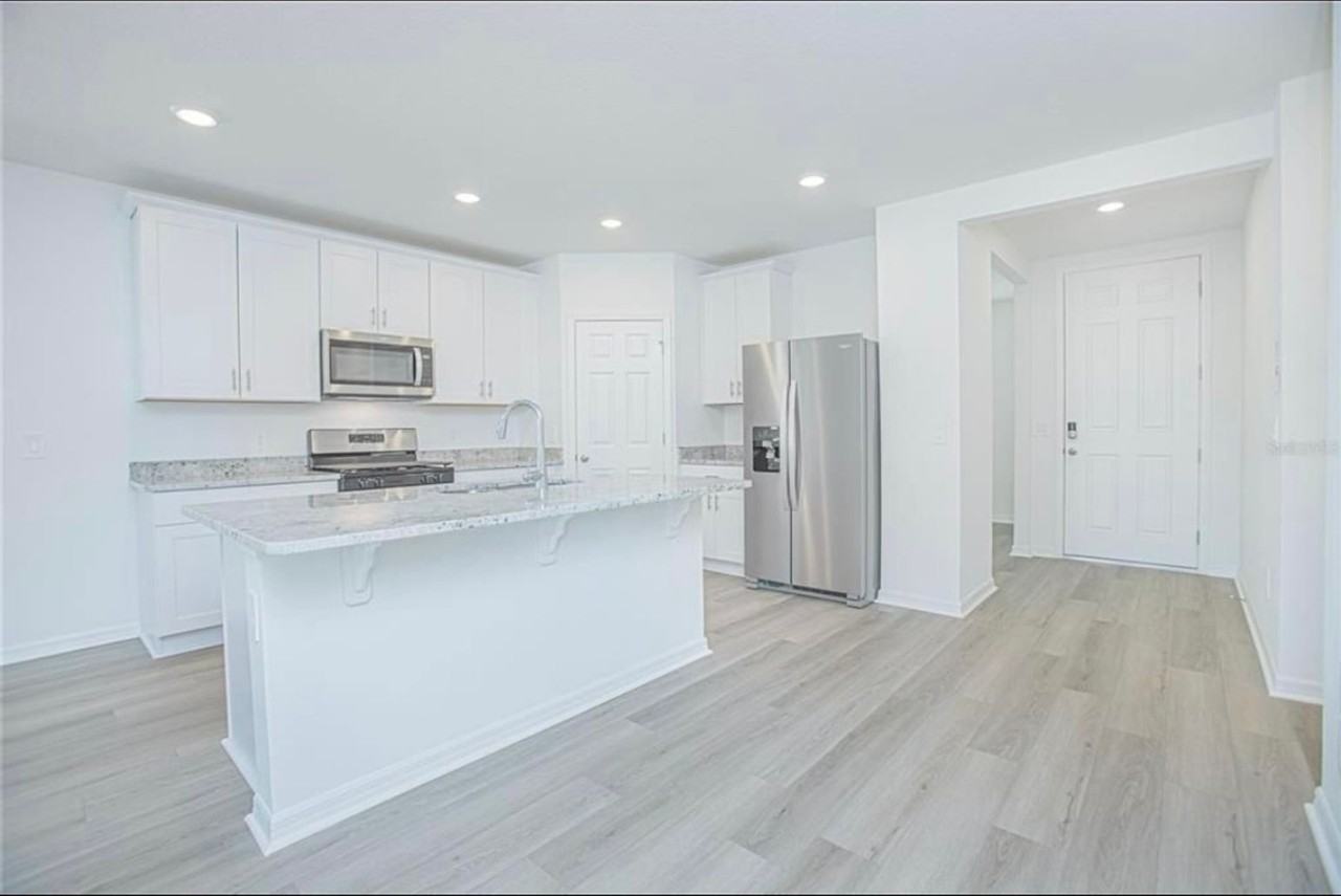 2955 Sunstar Dr - Photo 3 of 17