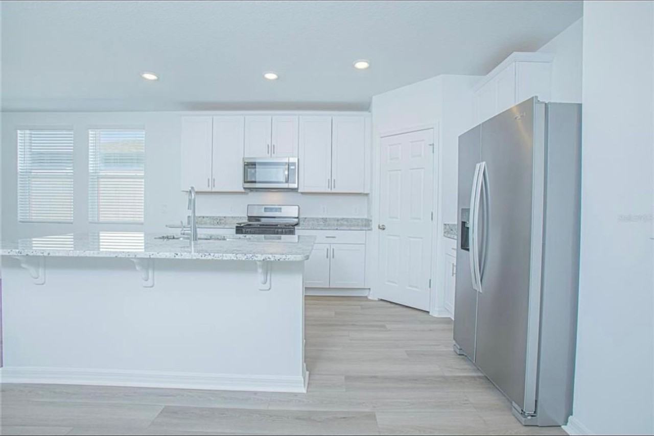 2955 Sunstar Dr - Photo 4 of 17