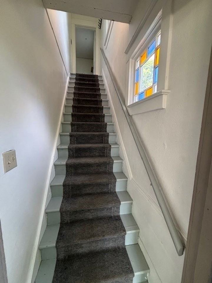 219 S 5th Ave #B - Photo 2 of 9