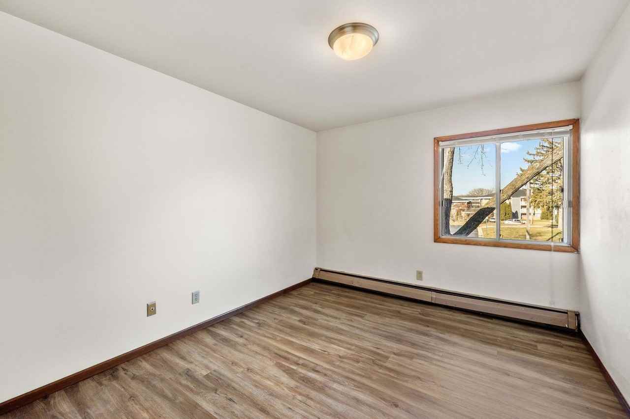 1161 W Carriage Dr #8 - Photo 5 of 19