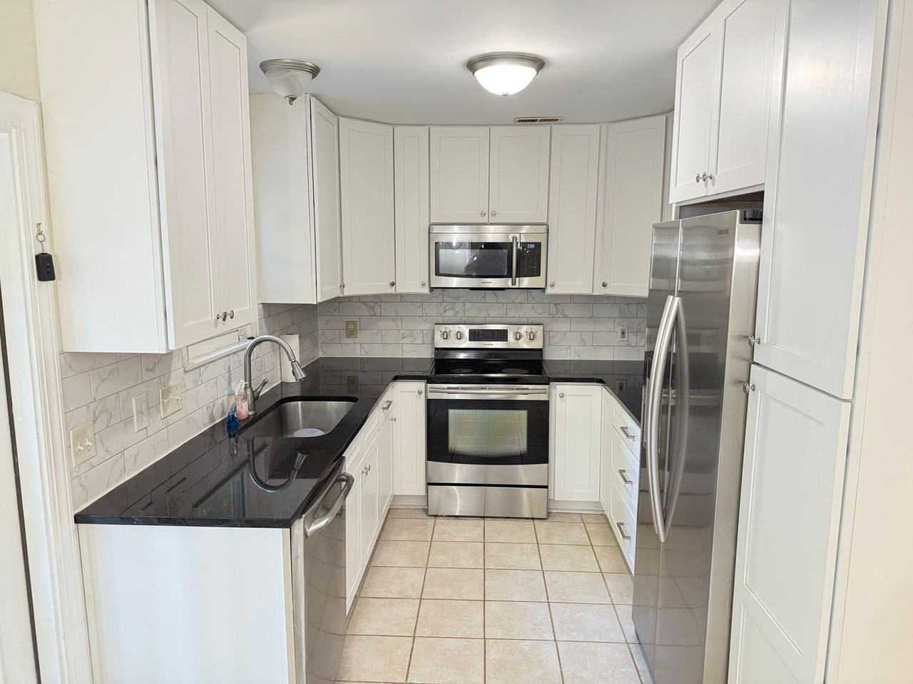 203 Aurora Ln - Photo 6 of 19