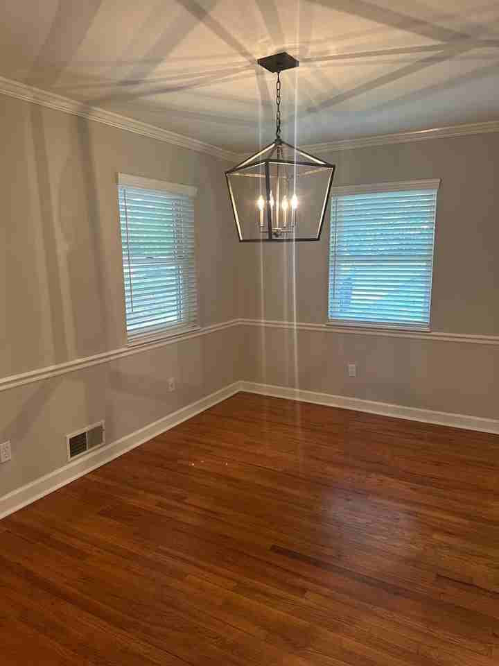 406 Holly Dr - Photo 3 of 9