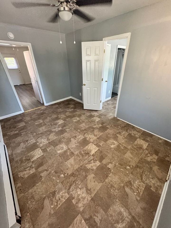 800 Akron St - Photo 2 of 13