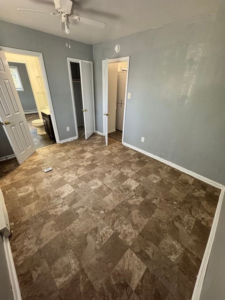 800 Akron St - Photo 5 of 13