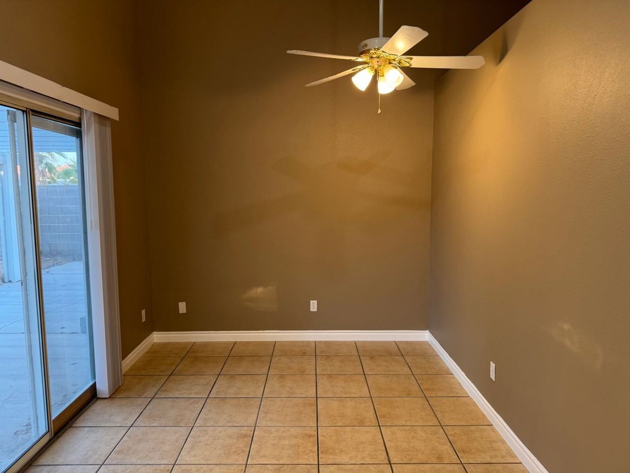 3736 Rose Canyon Dr - Photo 5 of 30