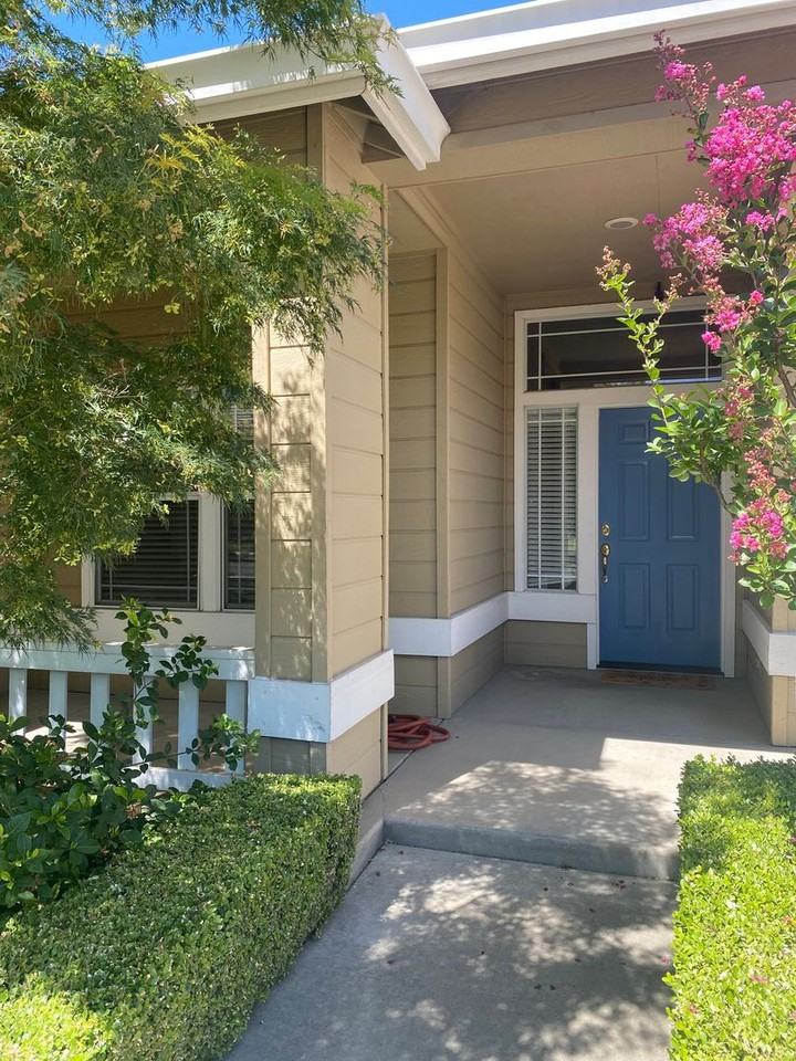 2625 Carmichael Way - Photo 2 of 22