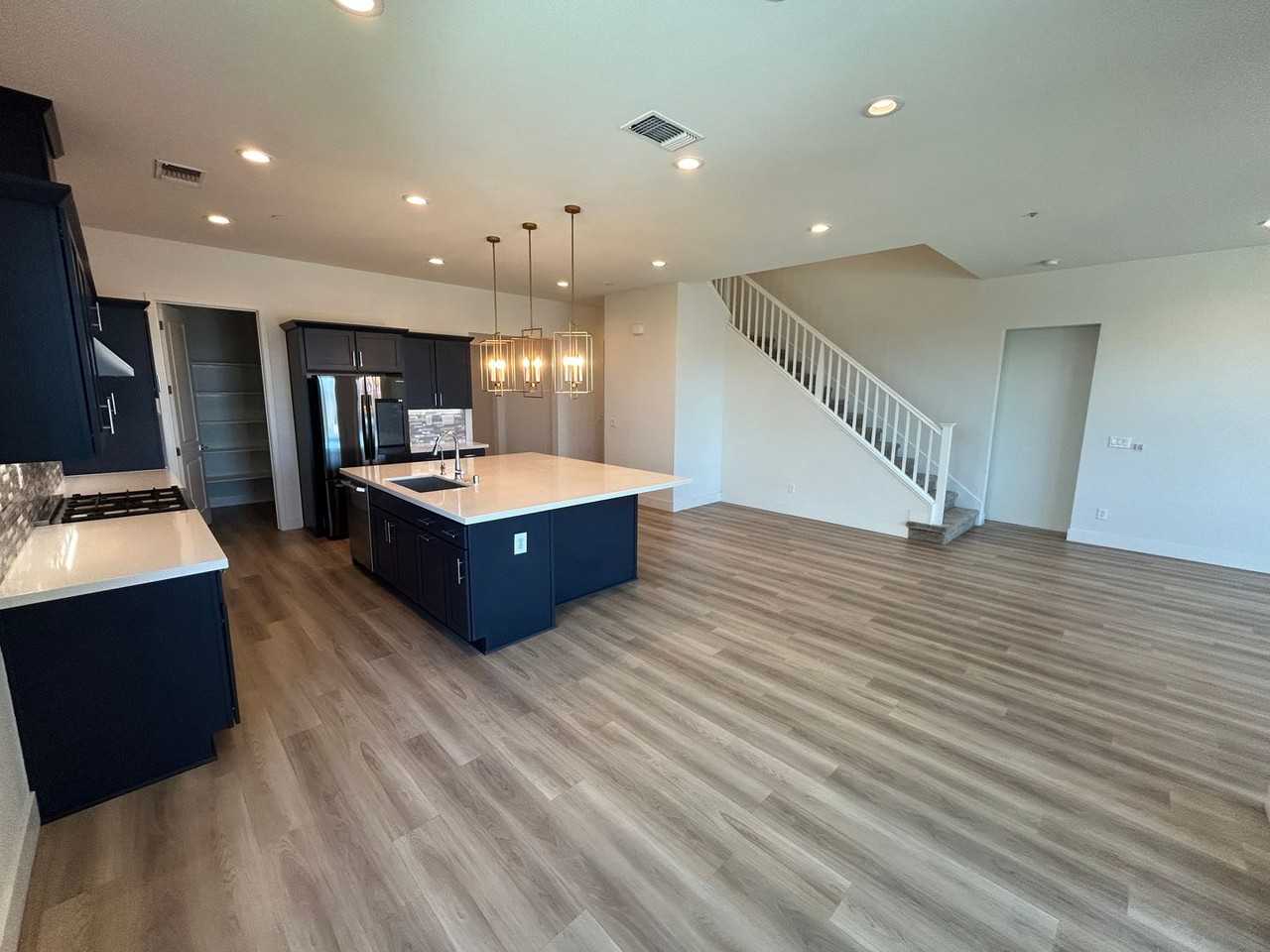 2959 Turner Av - Photo 6 of 38