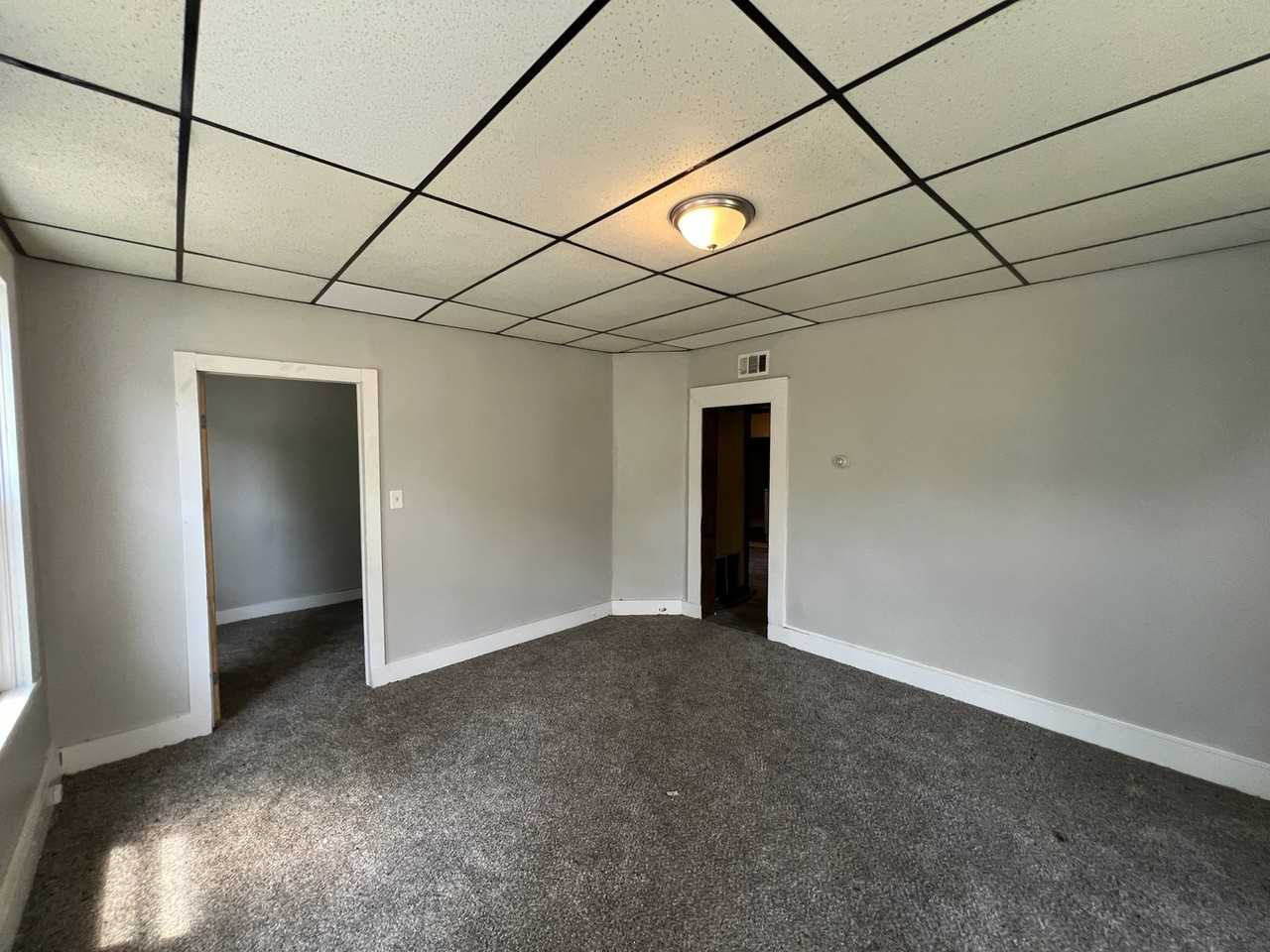 5915 Cable Ave - Photo 3 of 5